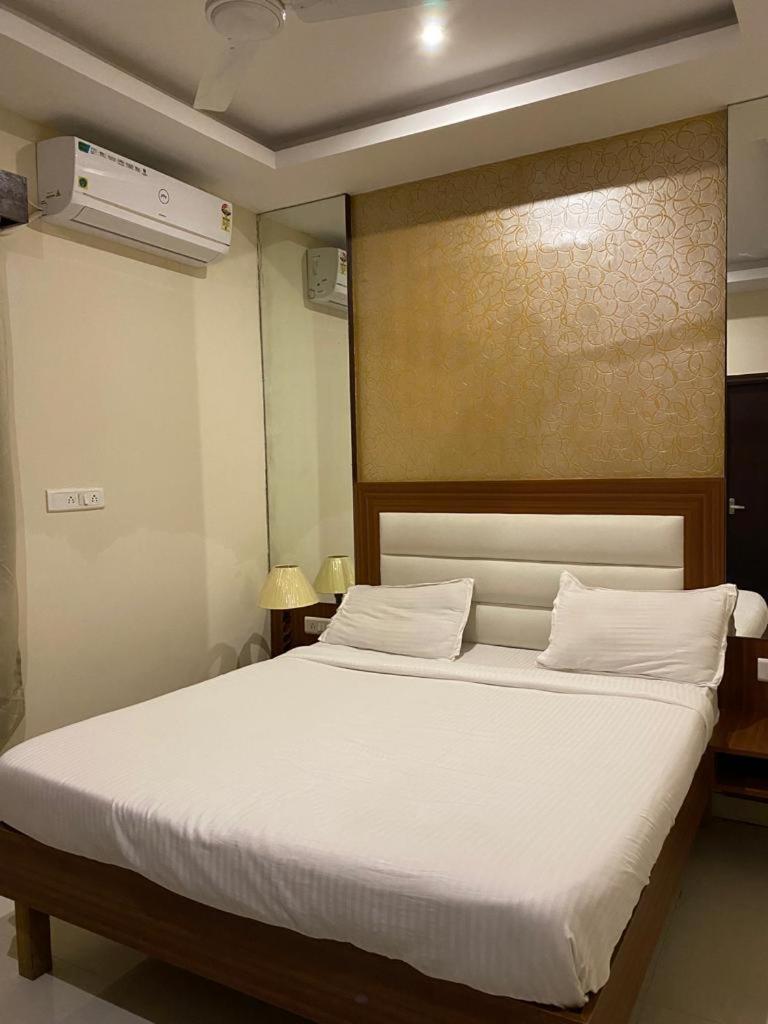 Akshatha Home Stay Bangalore Exterior foto
